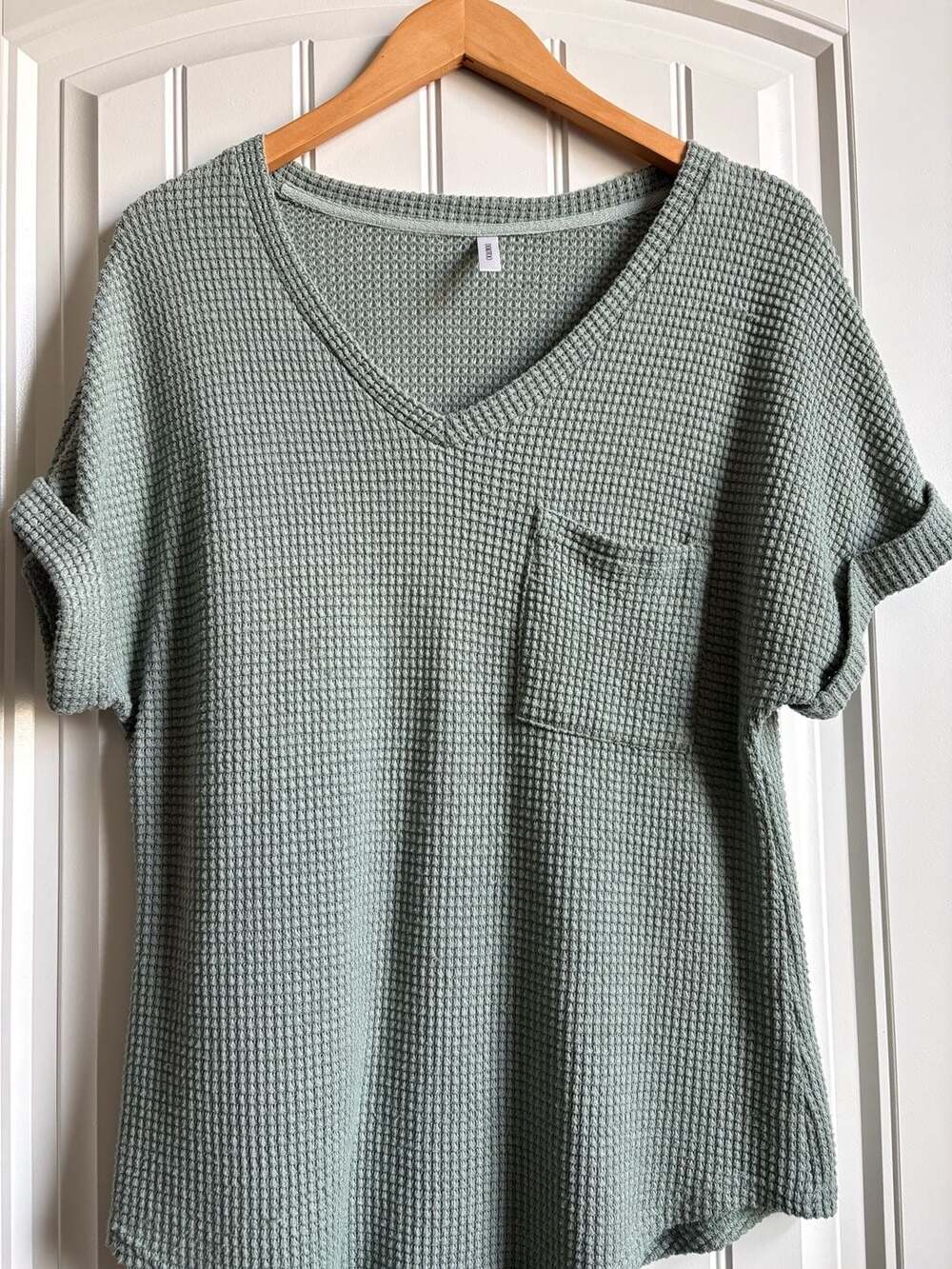 Dokotoo Waffle Knit V Neck Top Size M Sage Green Pocket Short Sleeve